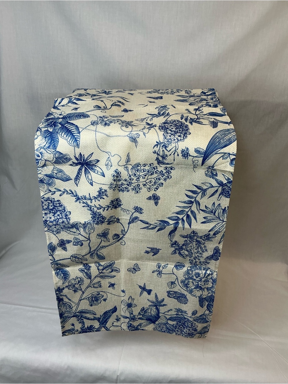 2036 - Blue and White Floral Table Runner